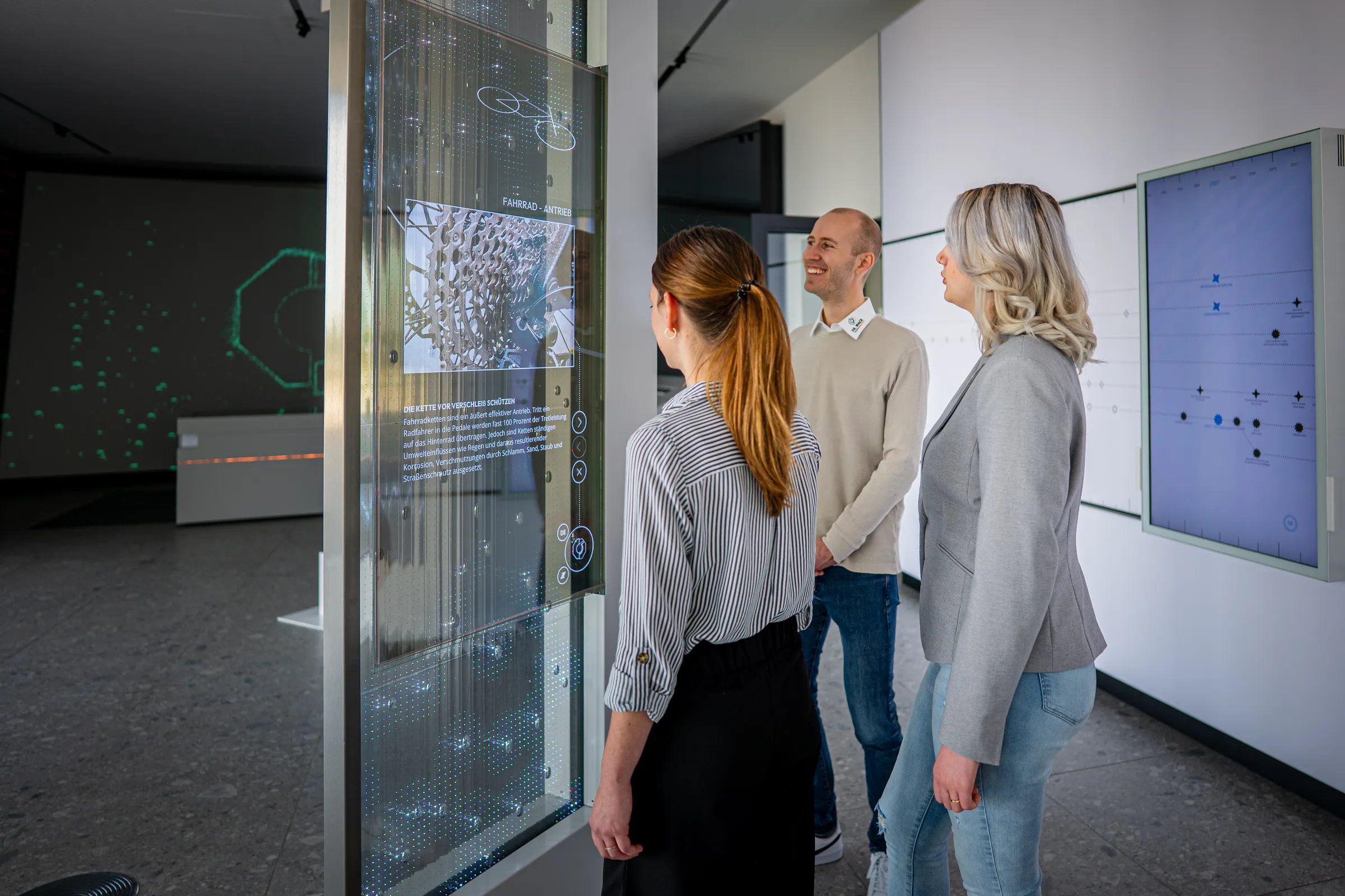 Wack Group: transparentes 3-Layer Display