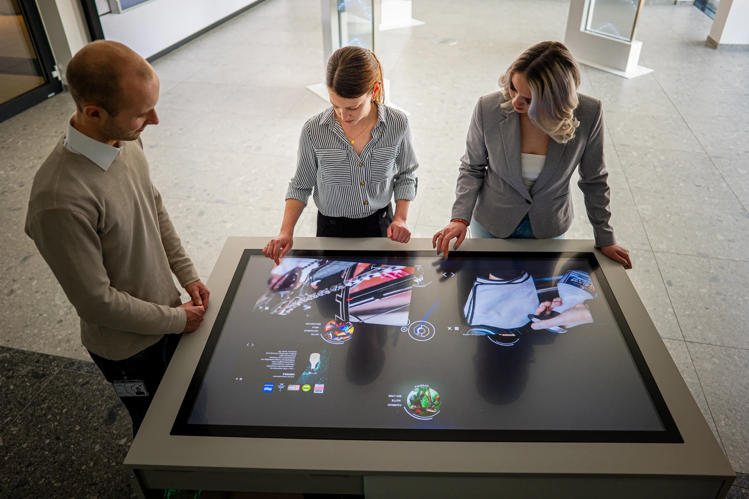 Interaktive Touch Displays für Showrooms