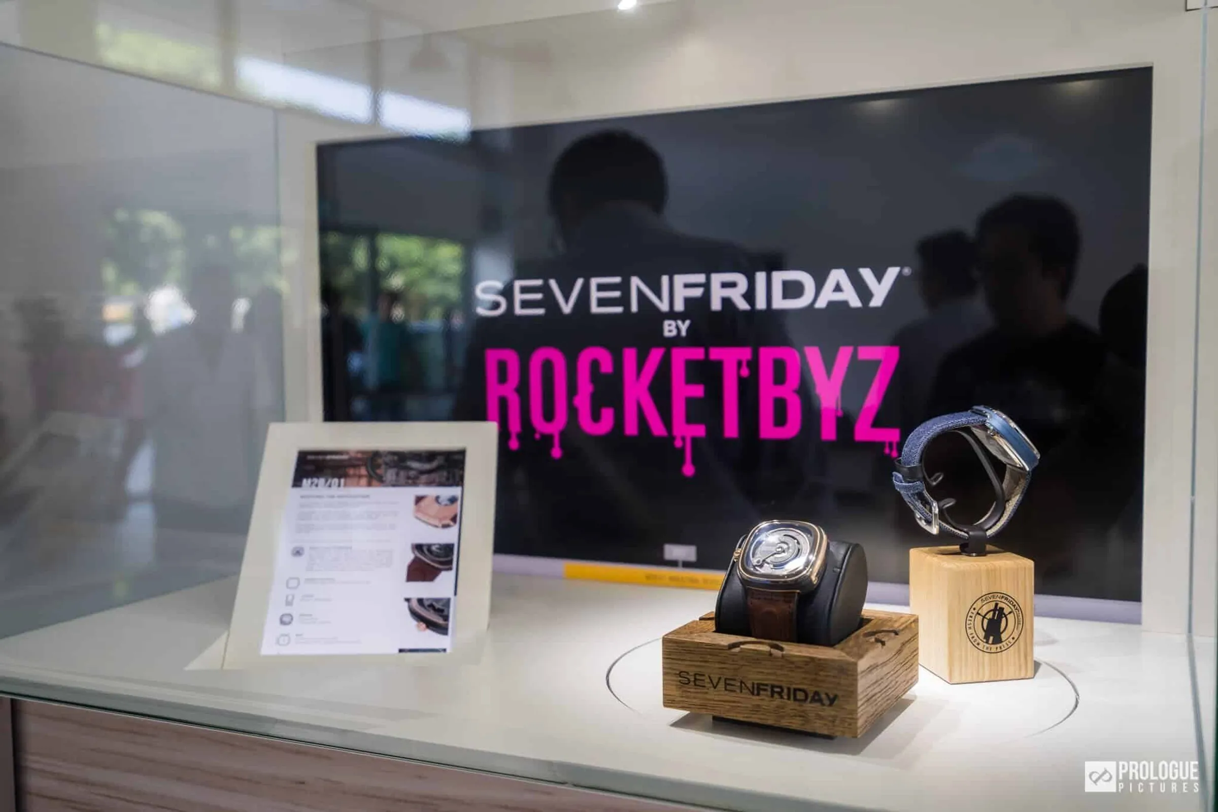 Interaktive Vitrine im Showroom