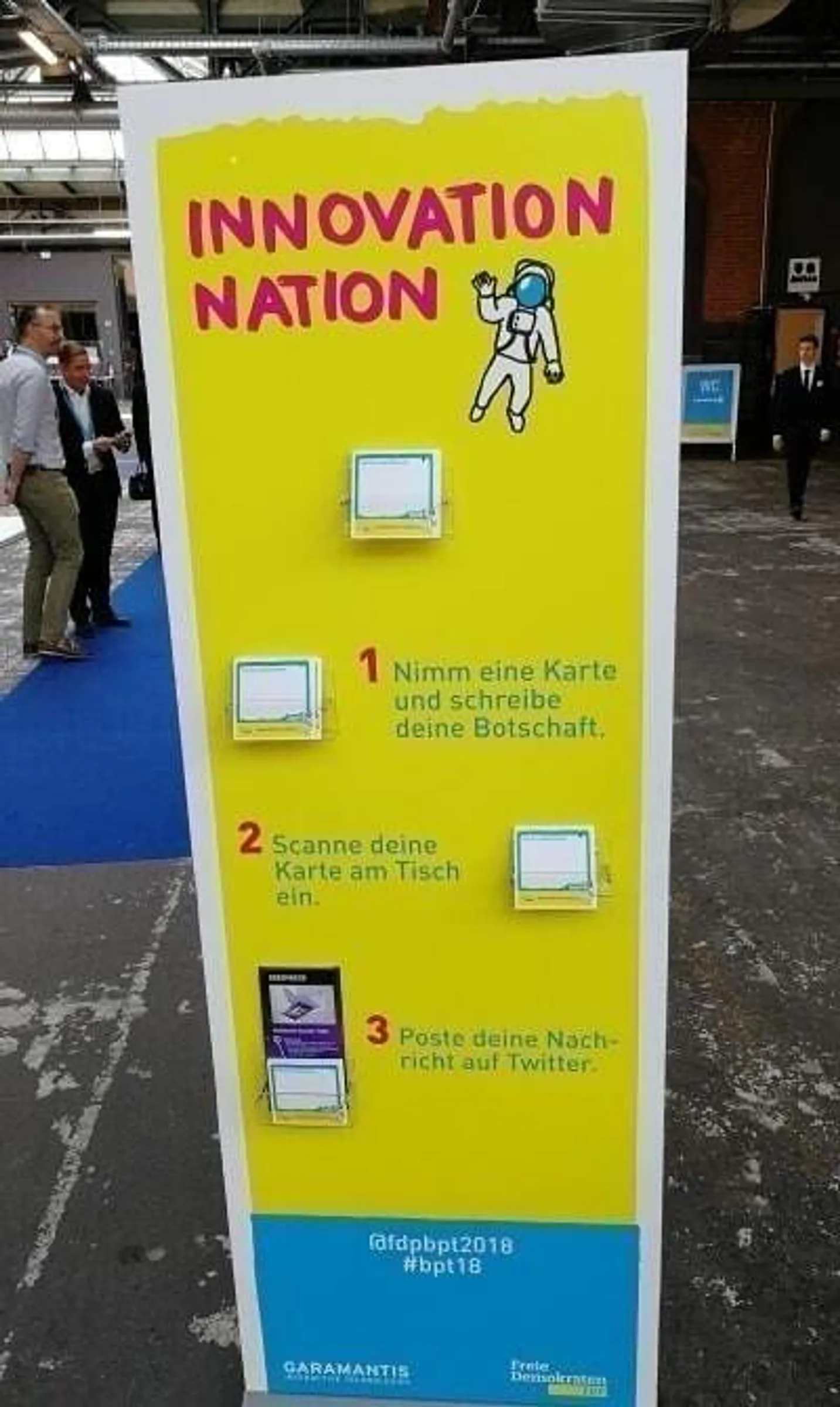 Social-Media-Tisch auf dem FDP Bundesparteitag 2018