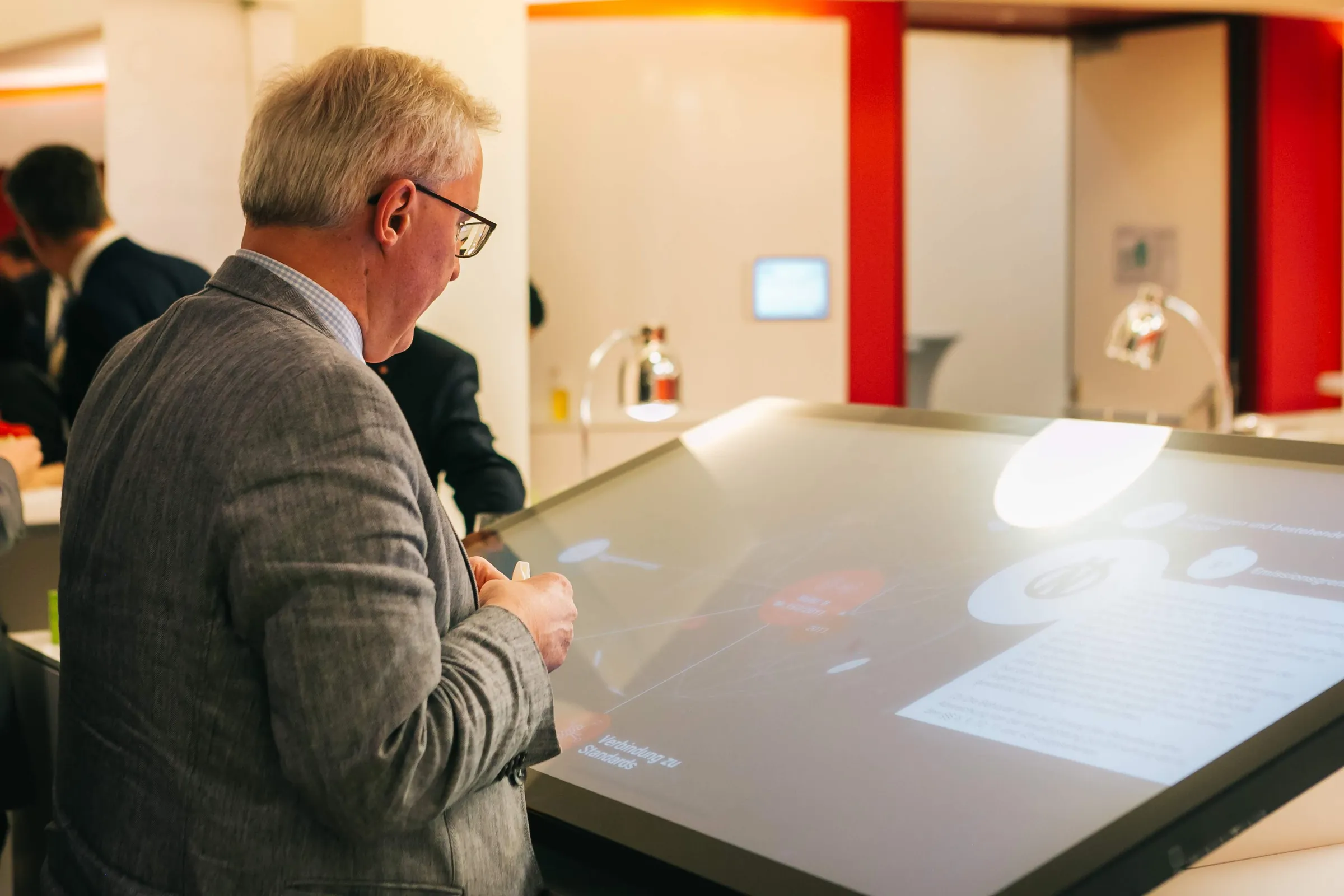 zentrales Content-Management-System der Ausstellung sowie Realisierung von zwei Installationen