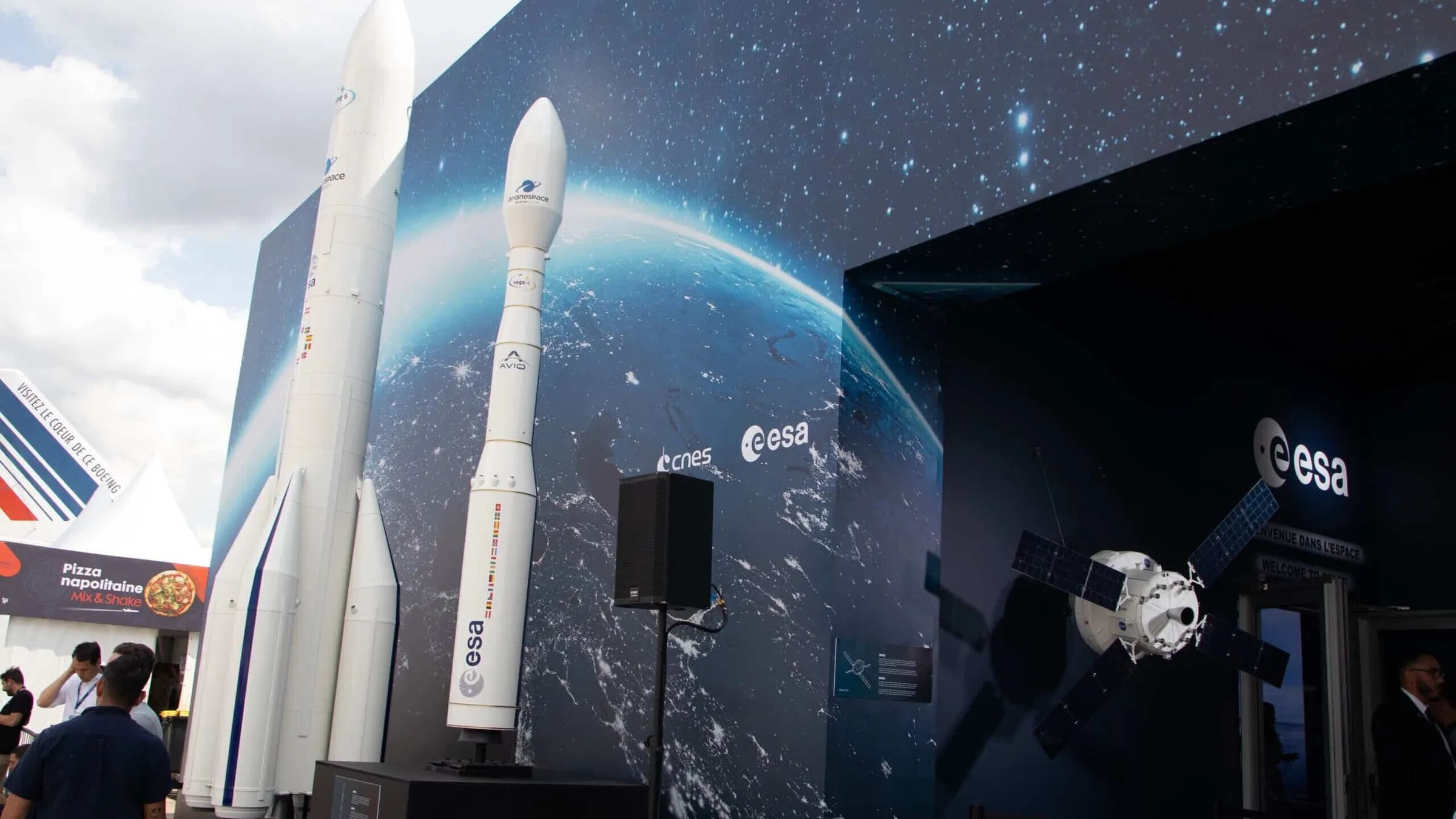 SIAE in Paris ist eine der weltweit größten und renommiertesten Messen für die Luft- und Raumfahrtindustrie