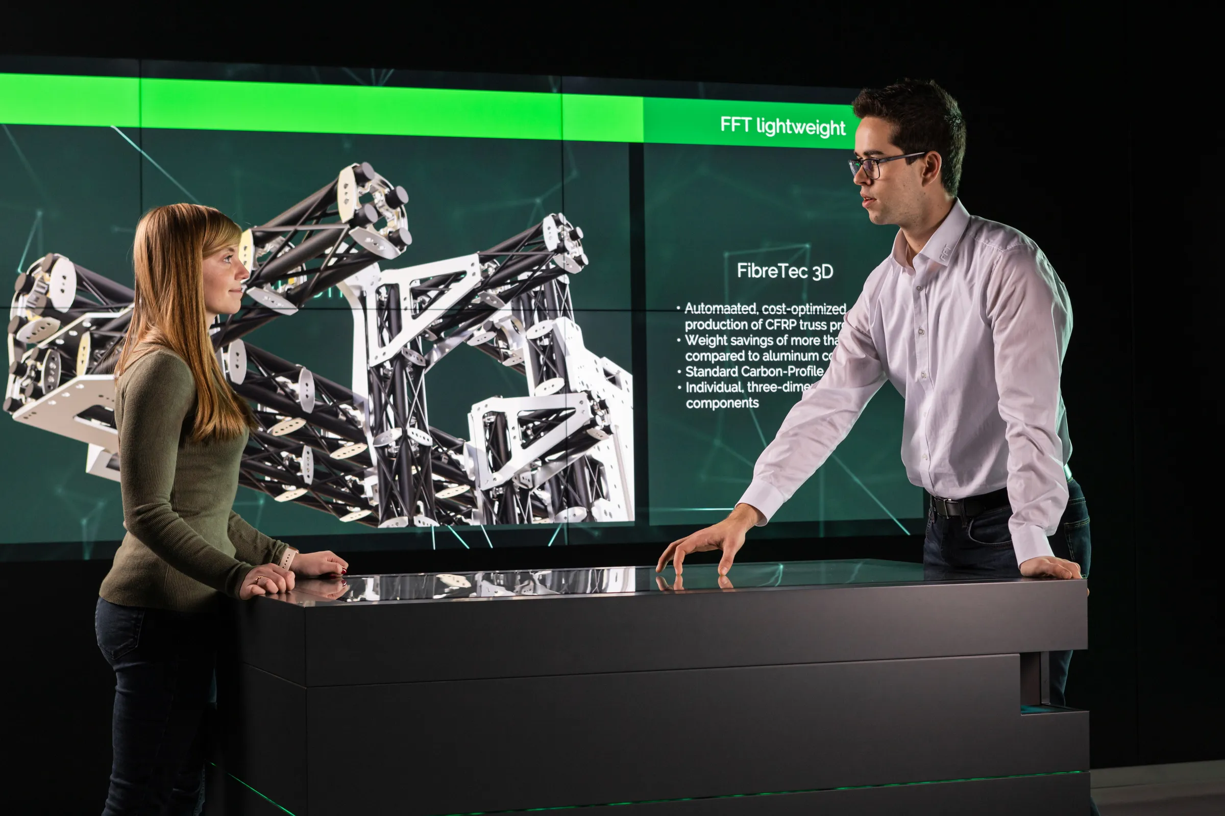 Multitouch-Anwendung zur Erklärung von Produkten im Experience Center von FFT