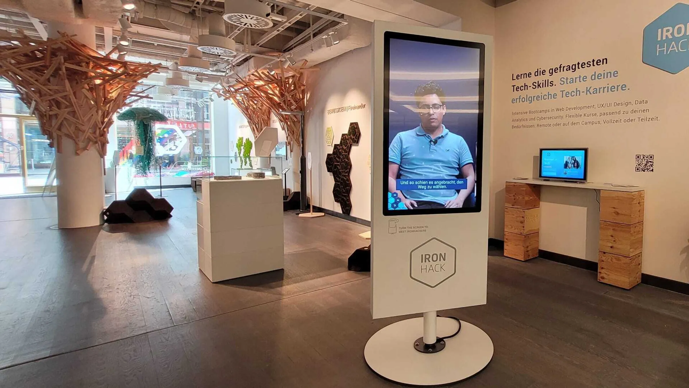 Multitouch rotary screen from Garamantis in Deutsche Bank