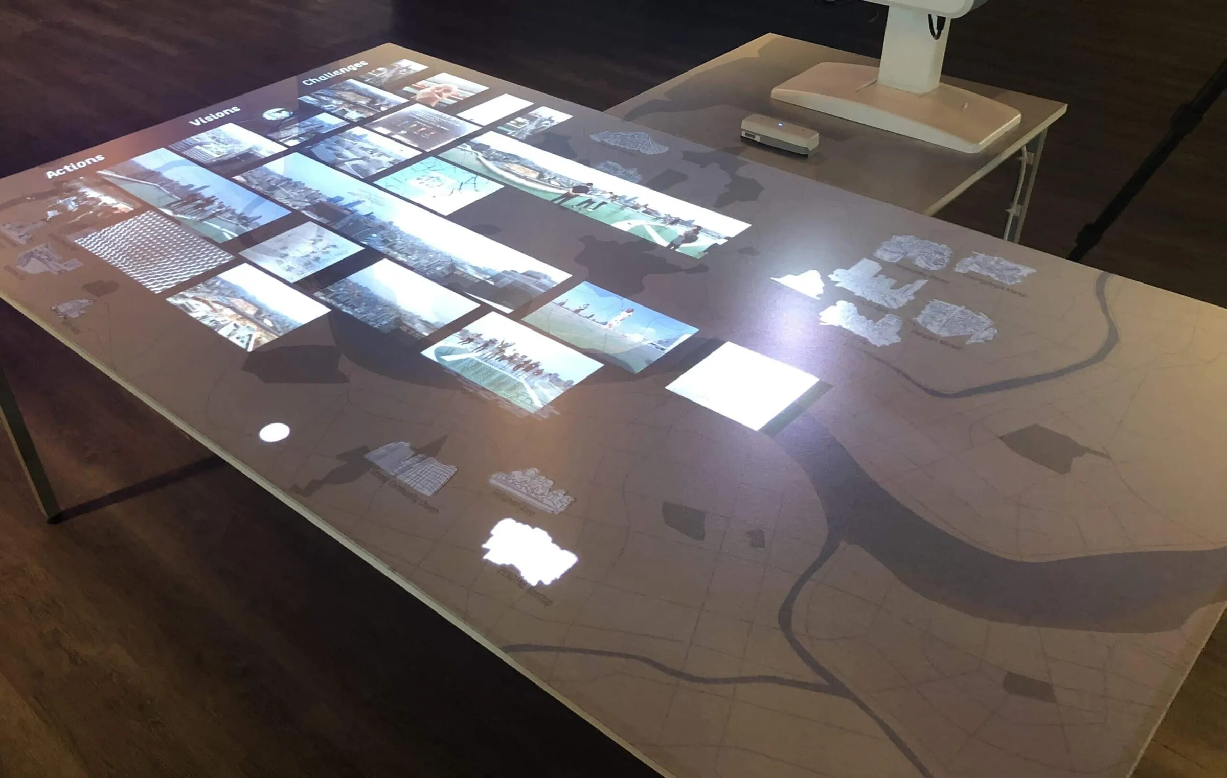 Interactive table with projection and touch recognition in the Post-City Lab Seoul