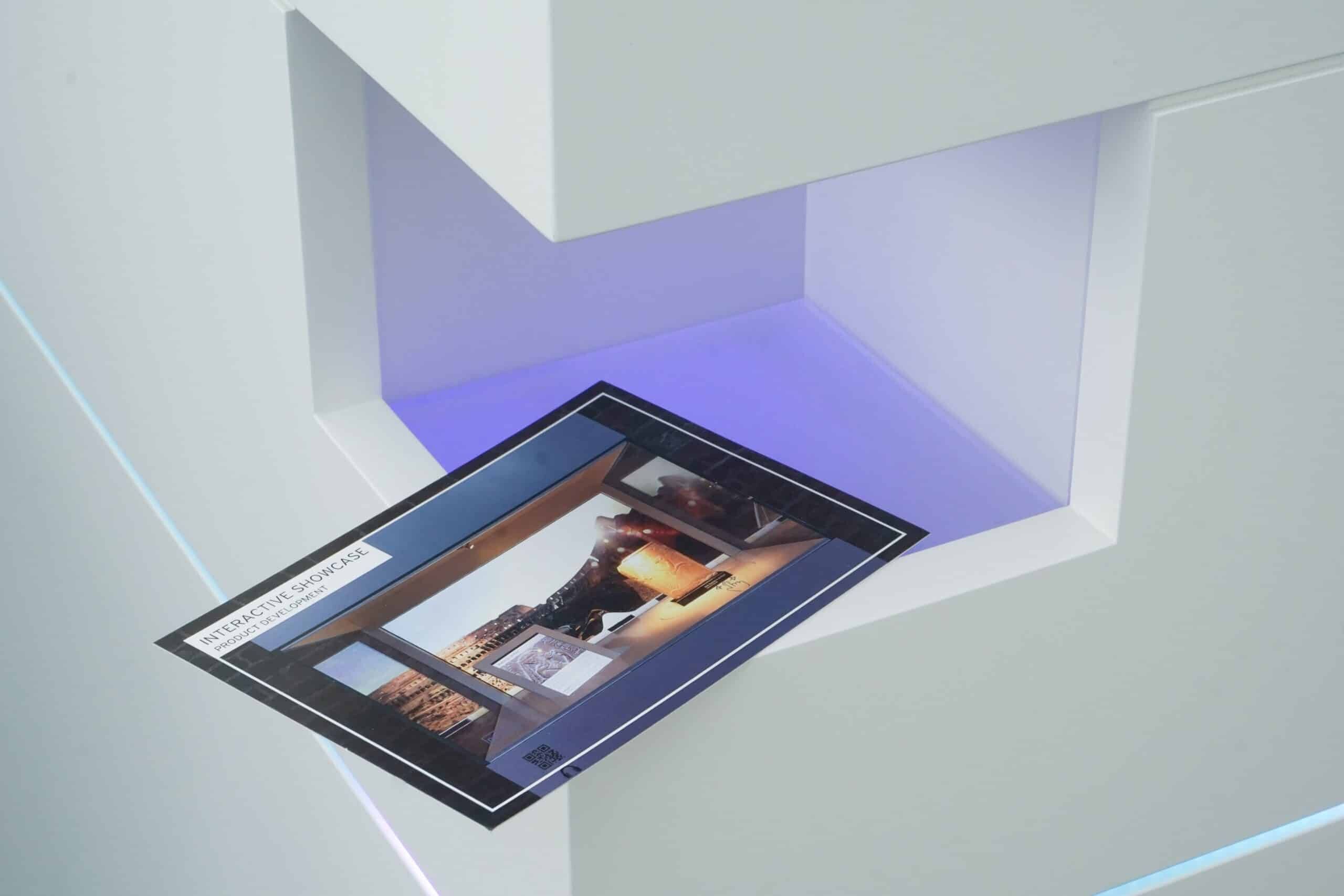 Multitouch scanner table optically recognises postcard