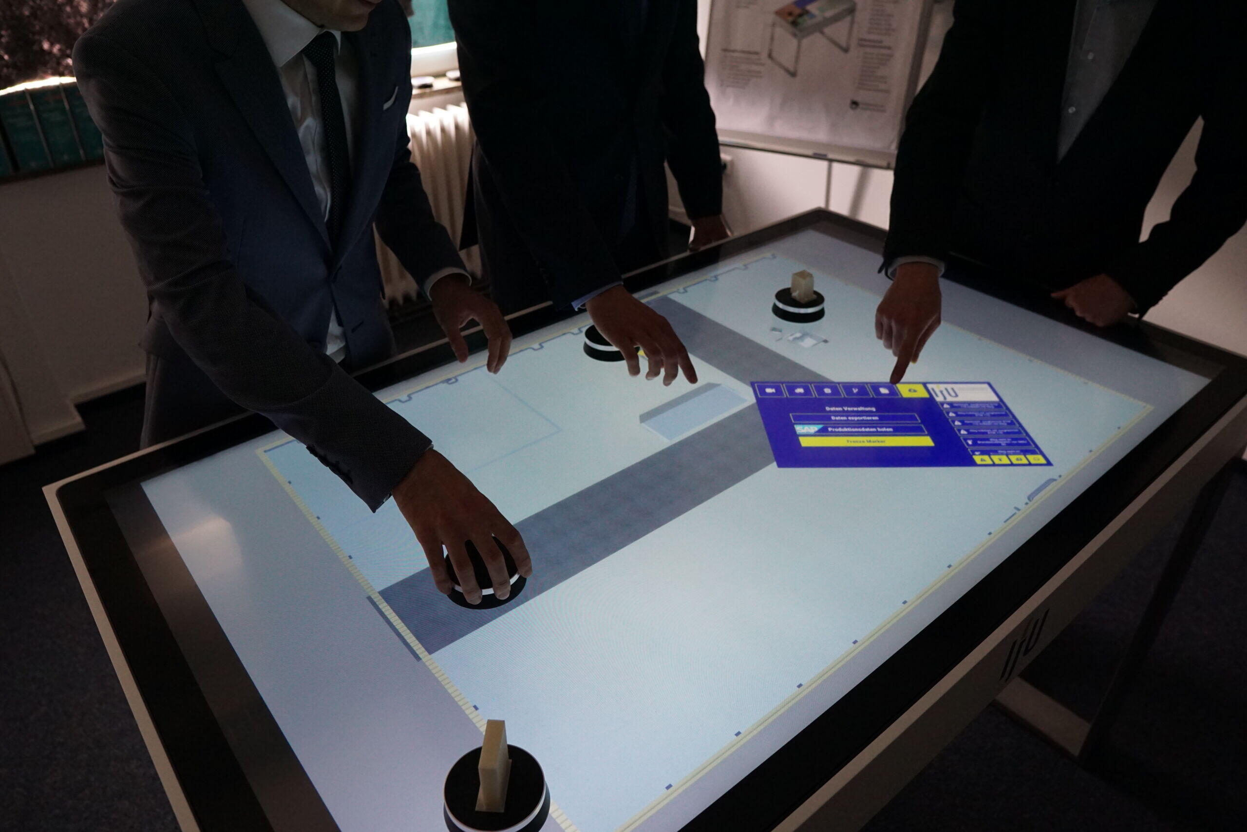 Multitouch Tisch interaktive Fabrik 3D