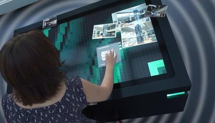 Personensensor –Multitouch Innovation für Messestände