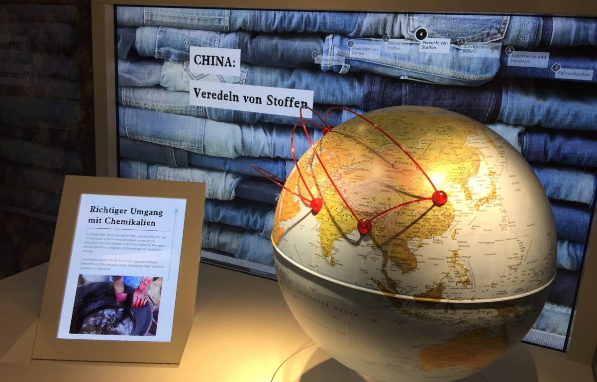 Interaktive Vitrine am Messestand auf Grüner Woche