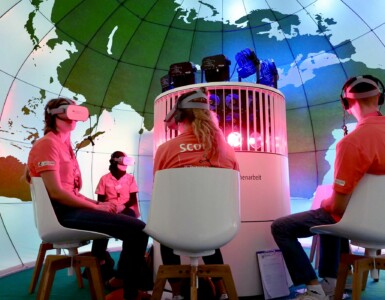 Virtual Reality Erlebnisraum für bis zu 12 Personen am Messestand des BMZ