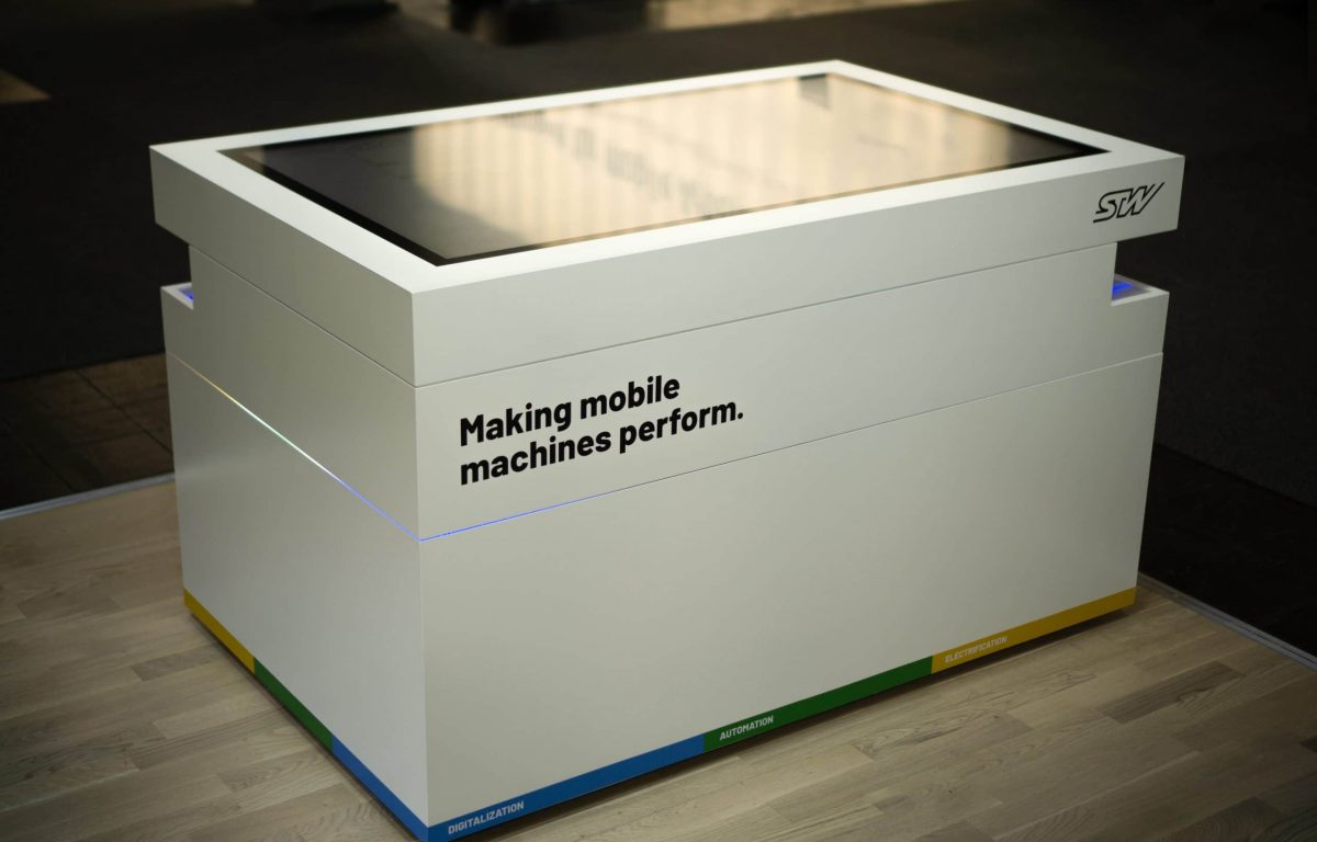 interaktive Vertriebs-Stationen in Form von Multitouch-Scanner-Tischen