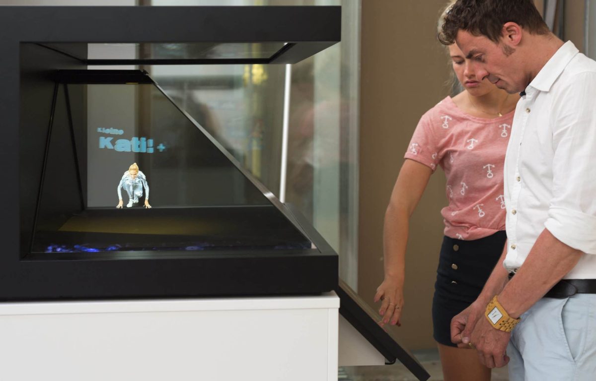 Interaktive 3D-Hologramm-Vitrine im Liwest Shop der Zukunft