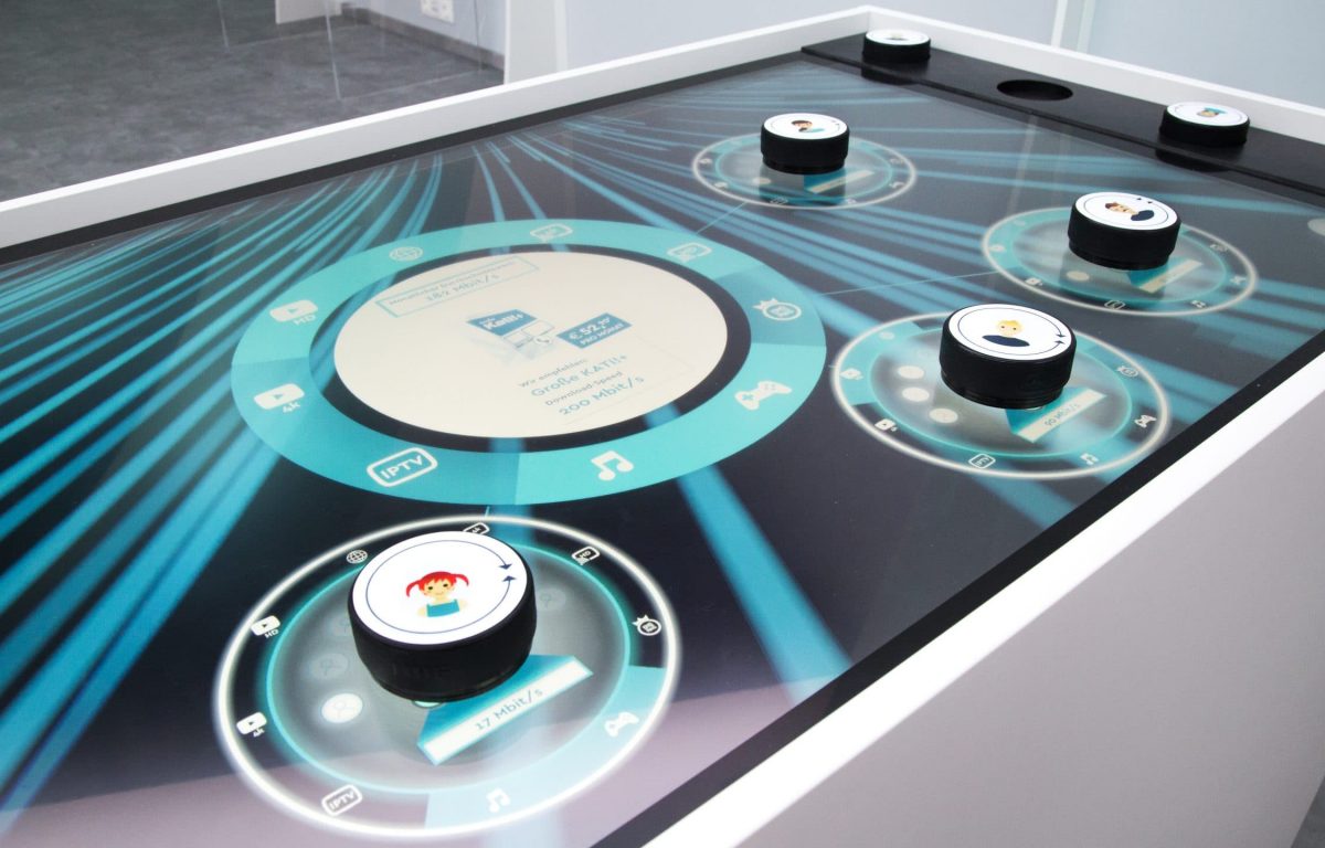 Produkt-Konfiguration auf Multitouch-Tisch mit kapazitiven Markern