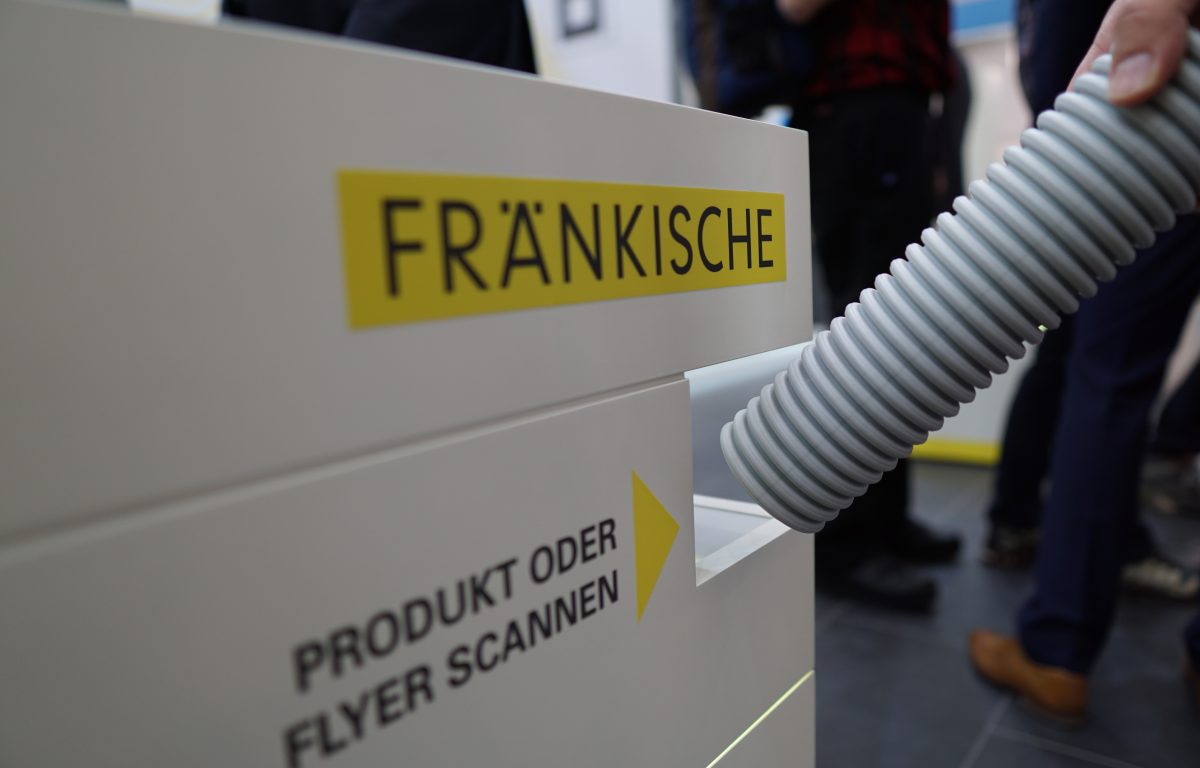 Object recognition with RFID technology on the multitouch scanner table