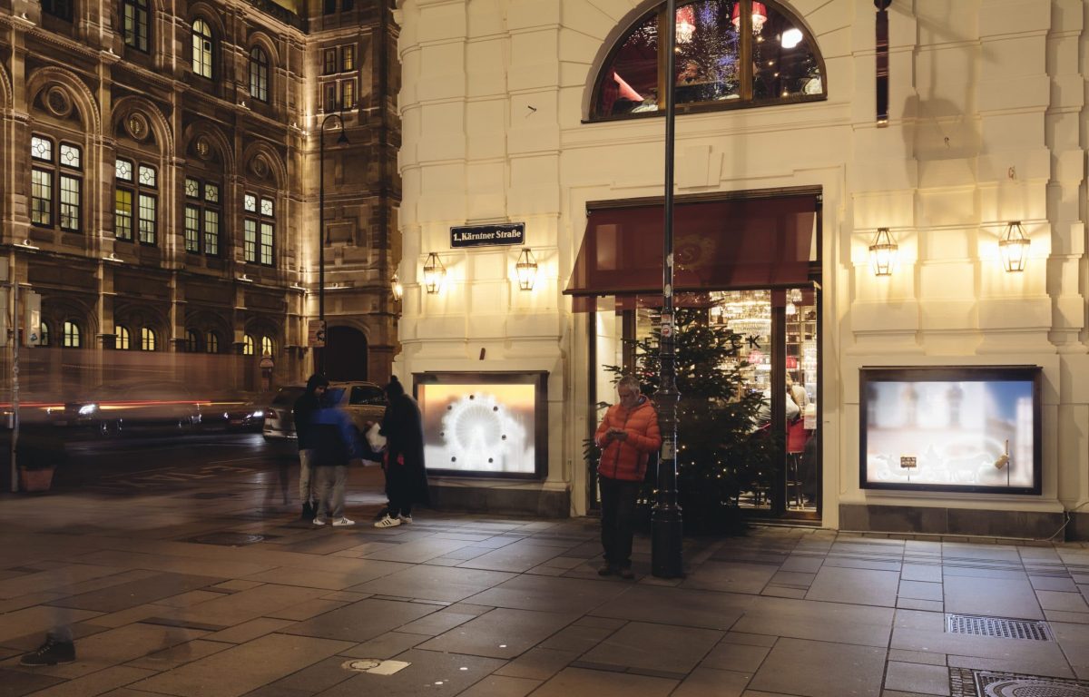 Modernes und dezentes Erscheinungsbild des neuen Cafes Sacher Eck