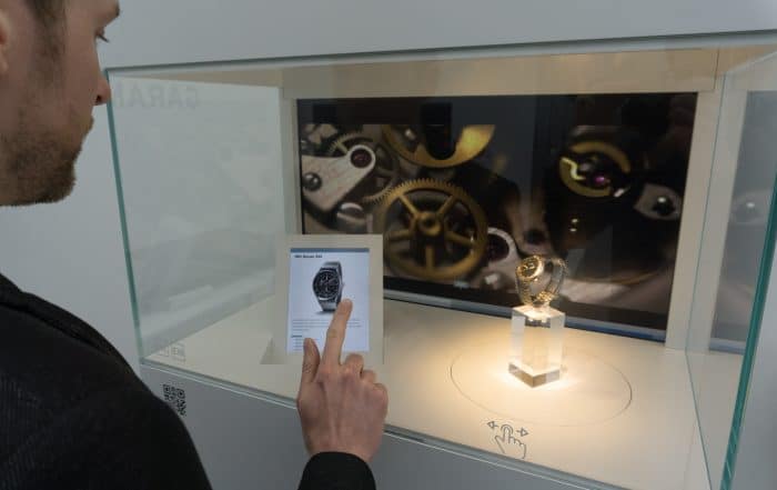 Interactive watch showcase