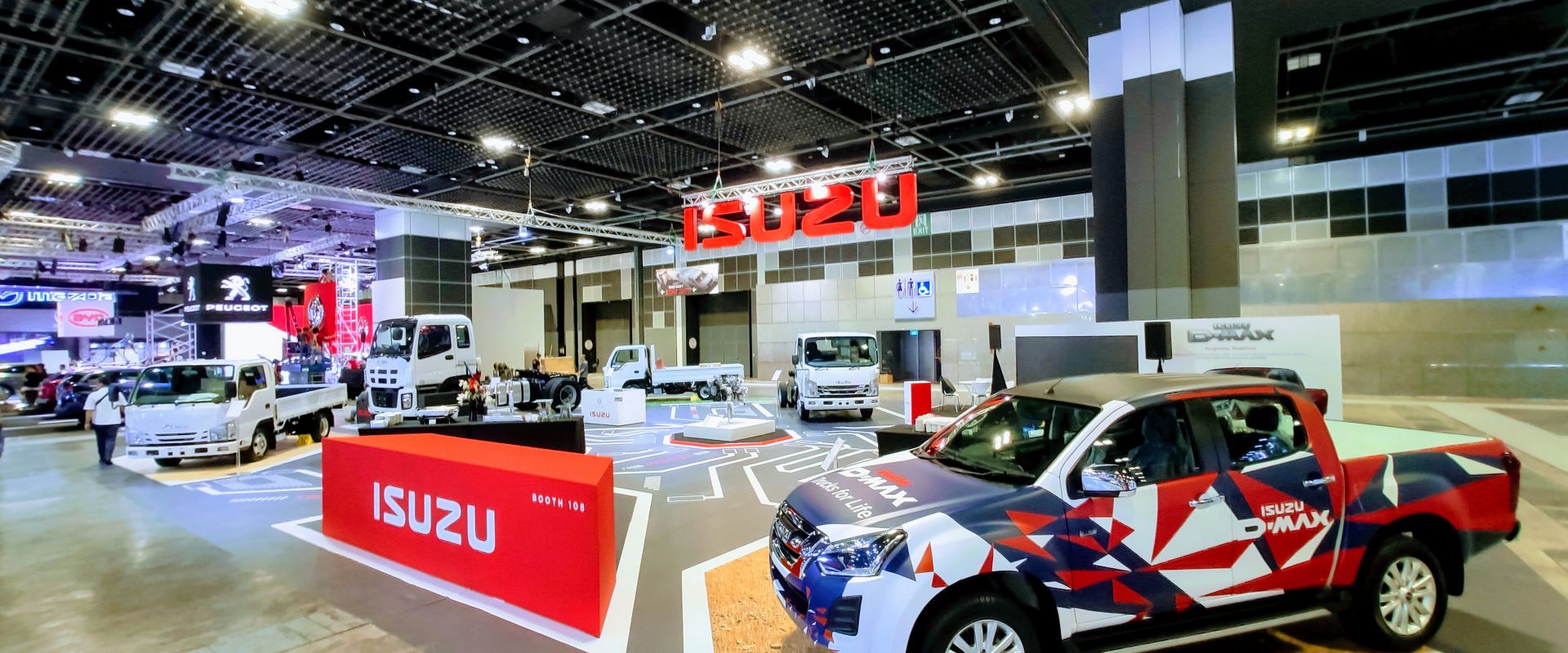 Singapore Motorshow isuzu booth