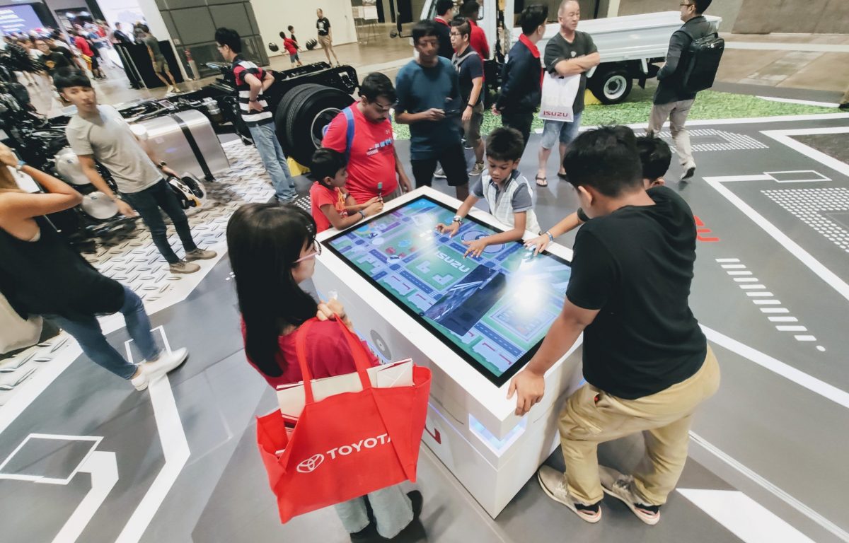 Multitouch Table Singapore Motorshow