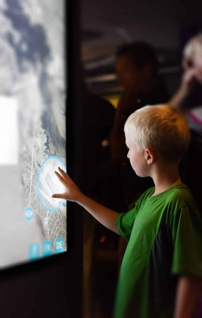 Multitouch-Screen Installation Kind Multitouch-Screen Installation Kind