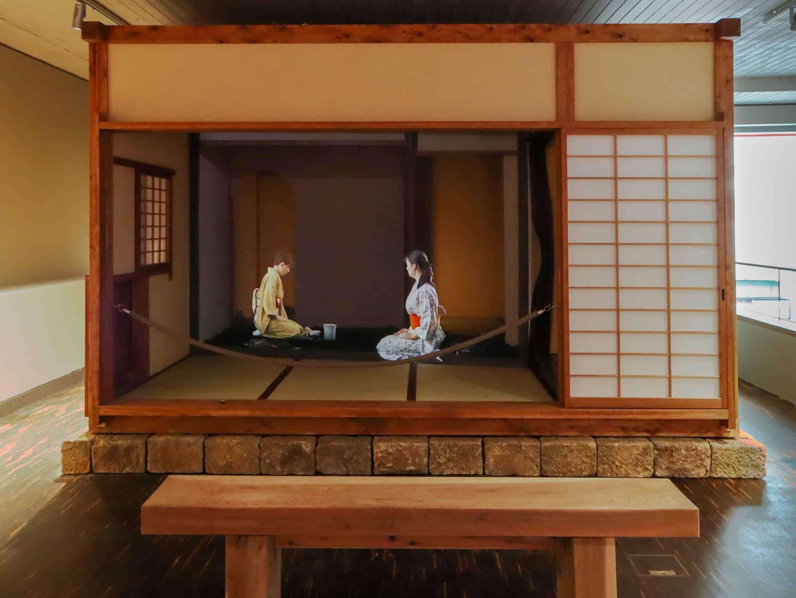 Tea ceremony as a hologram in the experience museum