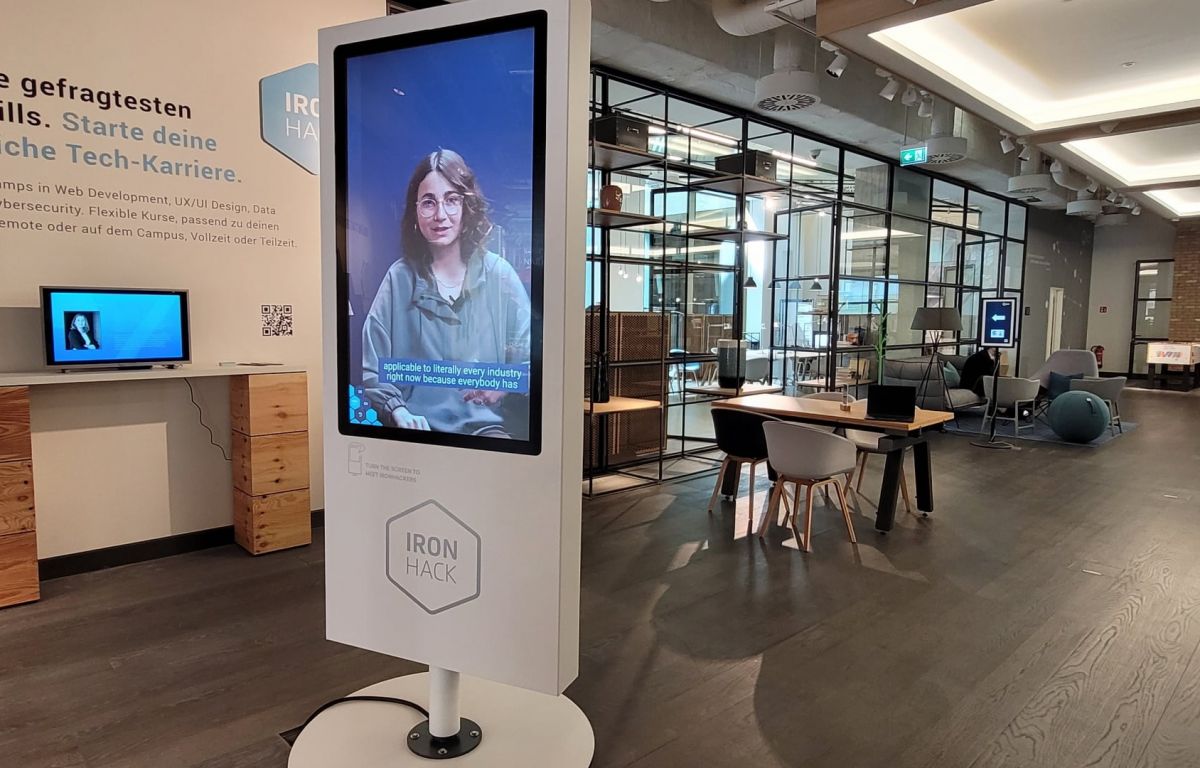 360 panorama multitouch screen for presentation